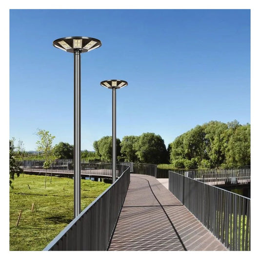 Stalp 2 Metri Echipat cu Lampa LED 400W Incarcare Solara si Telecomanda