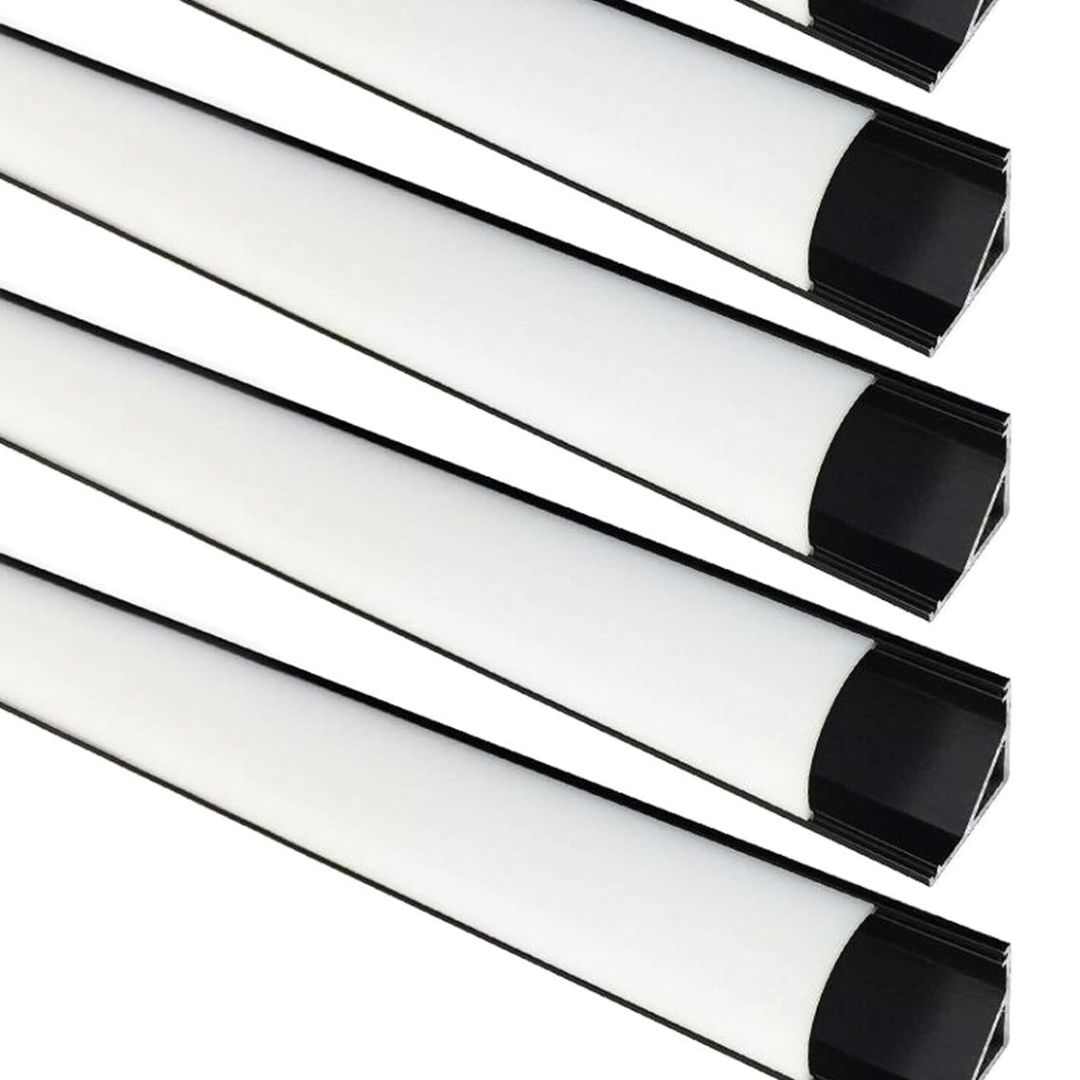 Profil LED 90 Grade Slim 2 Metri Negru. Profile din aluminiu pentru un unghi de 90 grade , colt , cu dispersor mat la cele mai mici preturi! Livrare rapida!